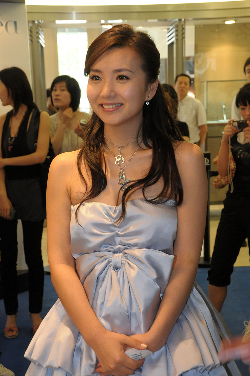 (资料图)    2008年6月6日,近日陈好在其博客上公布了其住址,意在为四