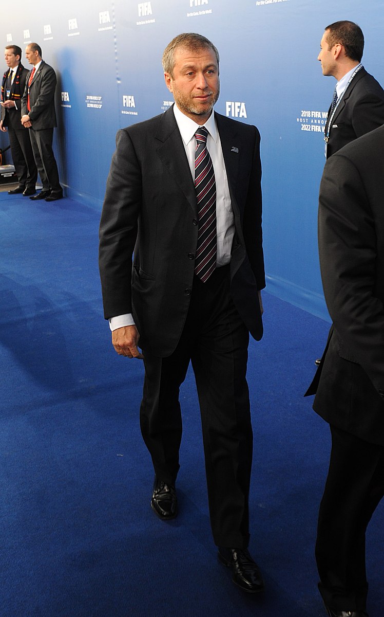 roman abramovich arrives at the announcement of the fifa world c