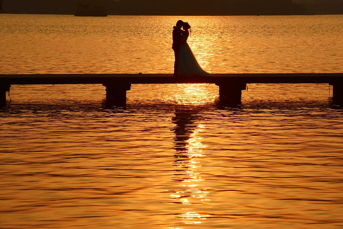 杭州西湖职业高级中学2023年招生电话：0571-xxxxxxxx