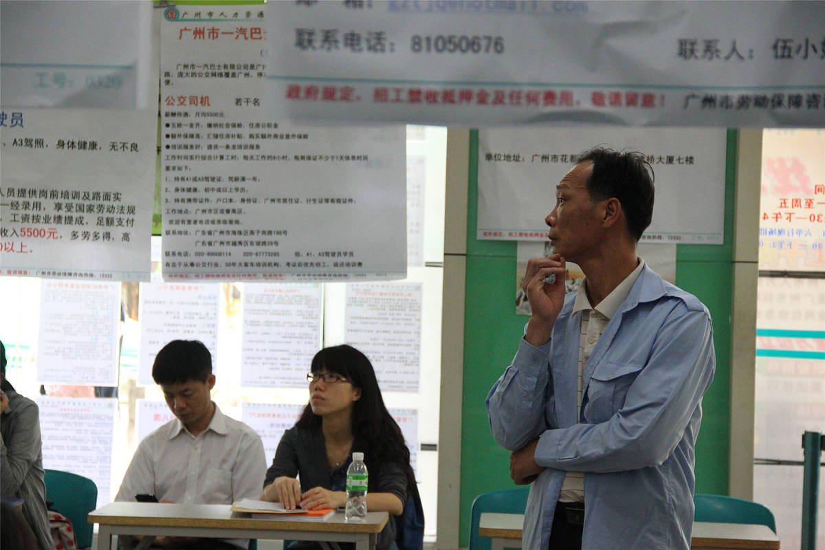 通过一学期的教学月检月查将实实在在的务实的老师推选