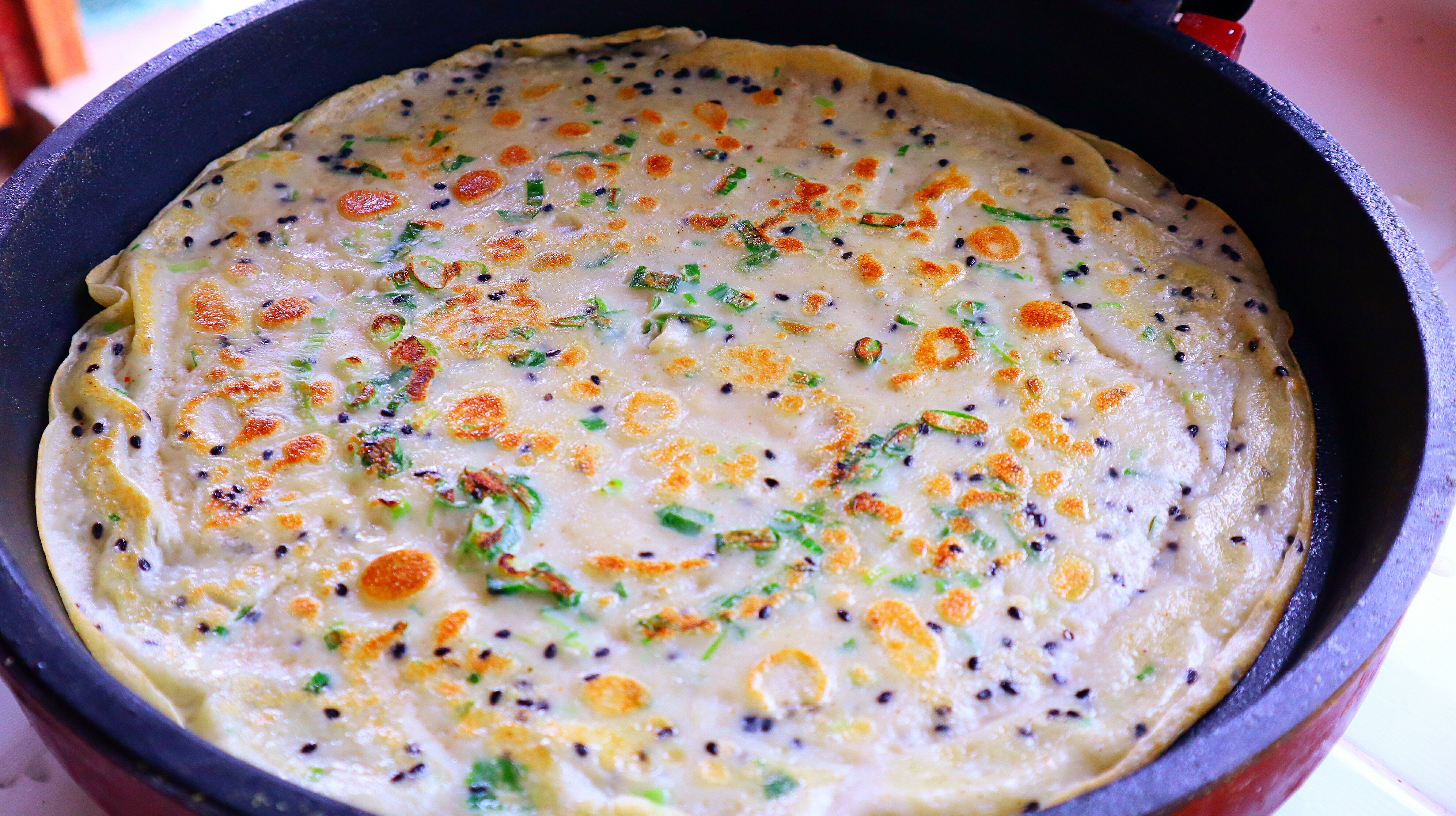 葱花饼的快速做法,不烫面不发面,五分钟能做一大盘,柔软筋道