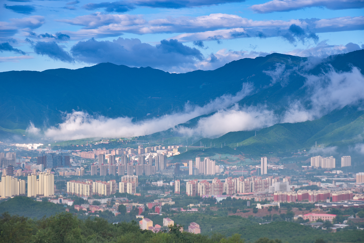 四季美景现代诗 - 八句描绘春夏秋冬