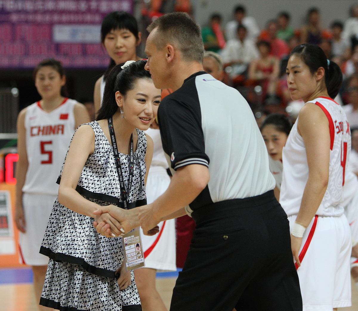 红楼梦中薛宝钗的形象分析：才华、性格与社会地位