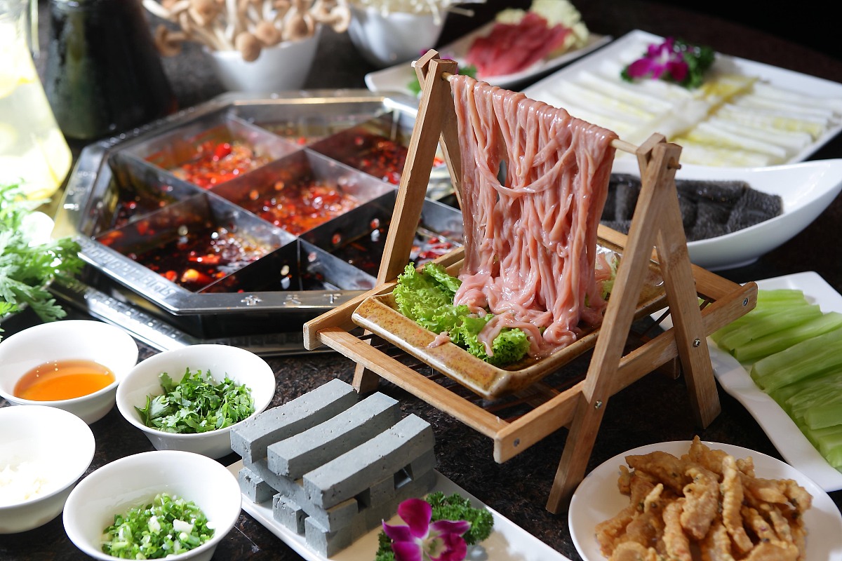 香辣火锅：我的美食之王 - 600字作文