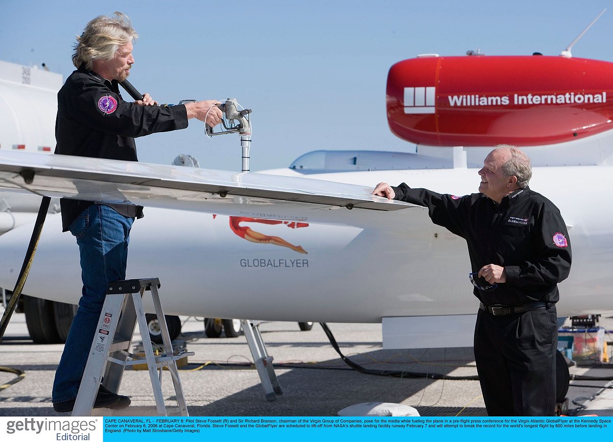 帮我继续续写 李然在现实世界里一直是一个默默无闻的学渣他觉得自己没有什么特别的能力无法在社会上立足。然而一次奇怪的事件改变了他的人生轨迹。他被卷入了一个诡异的世界这个世界充满了各种奇怪的生物和诡异的副本让人不寒而栗。在这个诡异的世界里李然发现自己有一种特殊的能力——看到隐藏提示。这种能力让他在这个世界里游刃有余他能够轻易地找到隐藏的宝藏和通往下一个副本的路线。在第一个副本中他遇到了一位女武神随着时