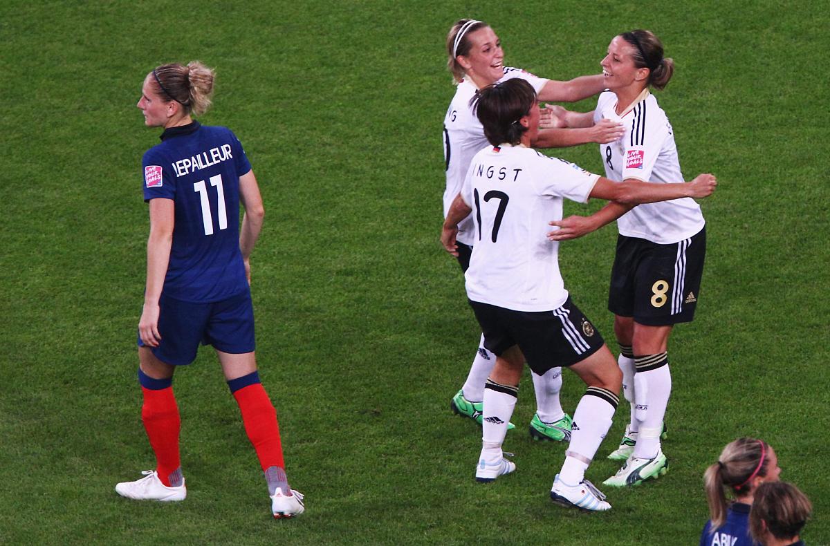 2011年7月5日,门兴格拉德巴赫,2011女足世界杯a组,德国4-2法国.***_**