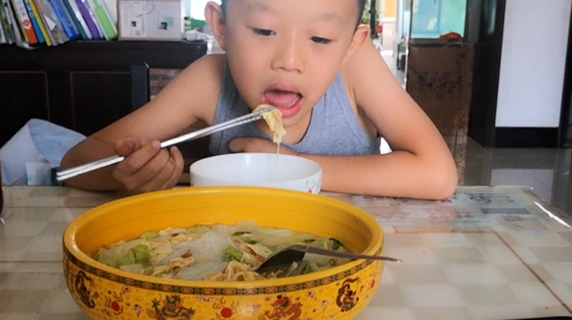 立秋后要多吃白菜,媳妇加俩鸡蛋,不炒也不蒸,出锅比吃肉还香