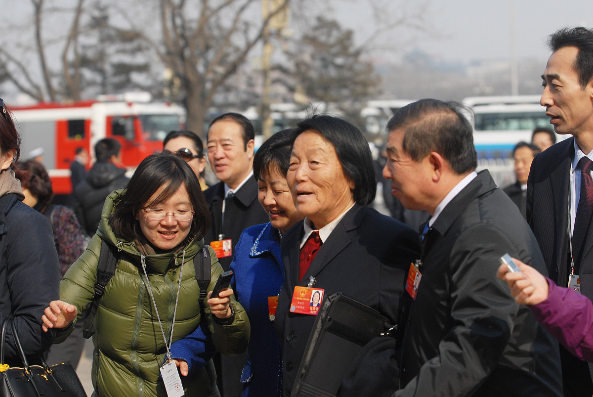 一千一千字论文，论述马克思主义劳动理论与中国劳动法律法规的联系