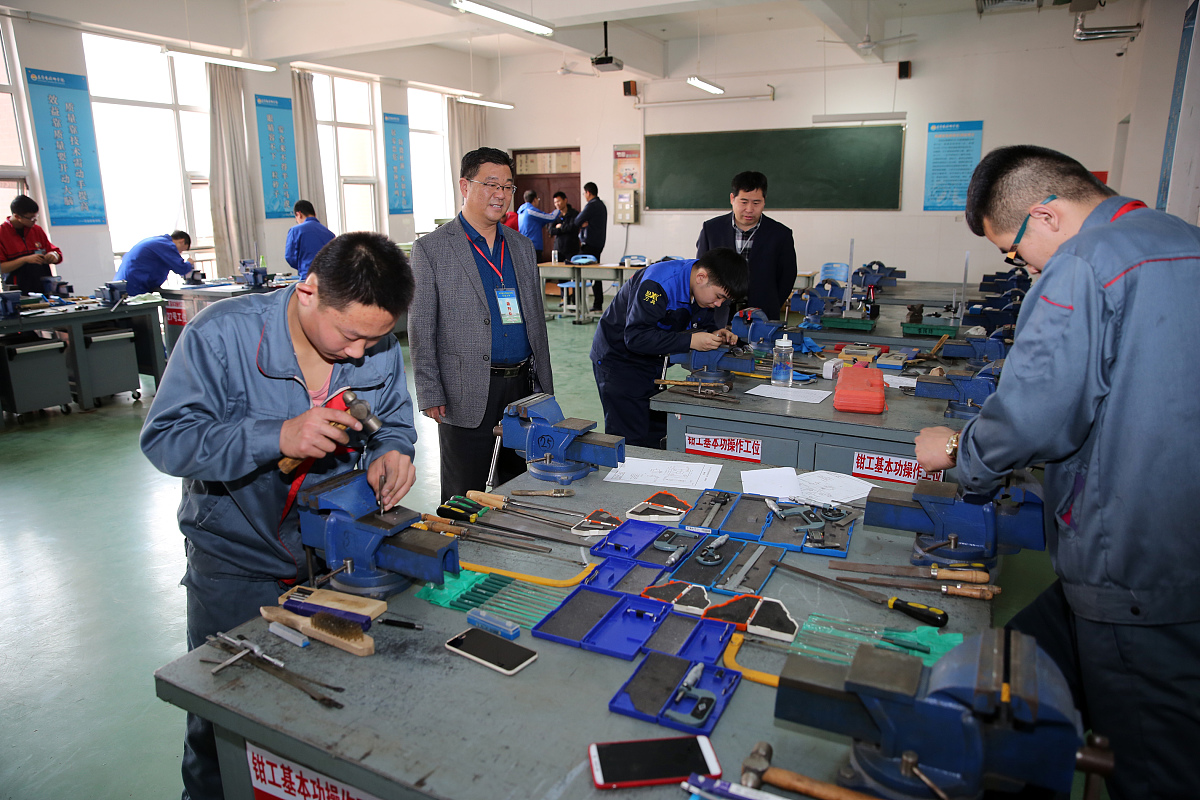 濮阳县职业技术学校电子机械专业介绍