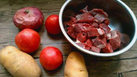 番茄炖牛腩炖不烂怎么办?大厨教你一招,肉烂汤浓做法简单