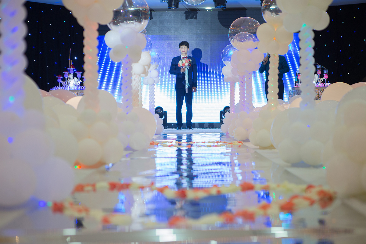 ***_***2017年5月20日,吉林延边,刚刚毕业的创业小伙曾建鹏用十万个气