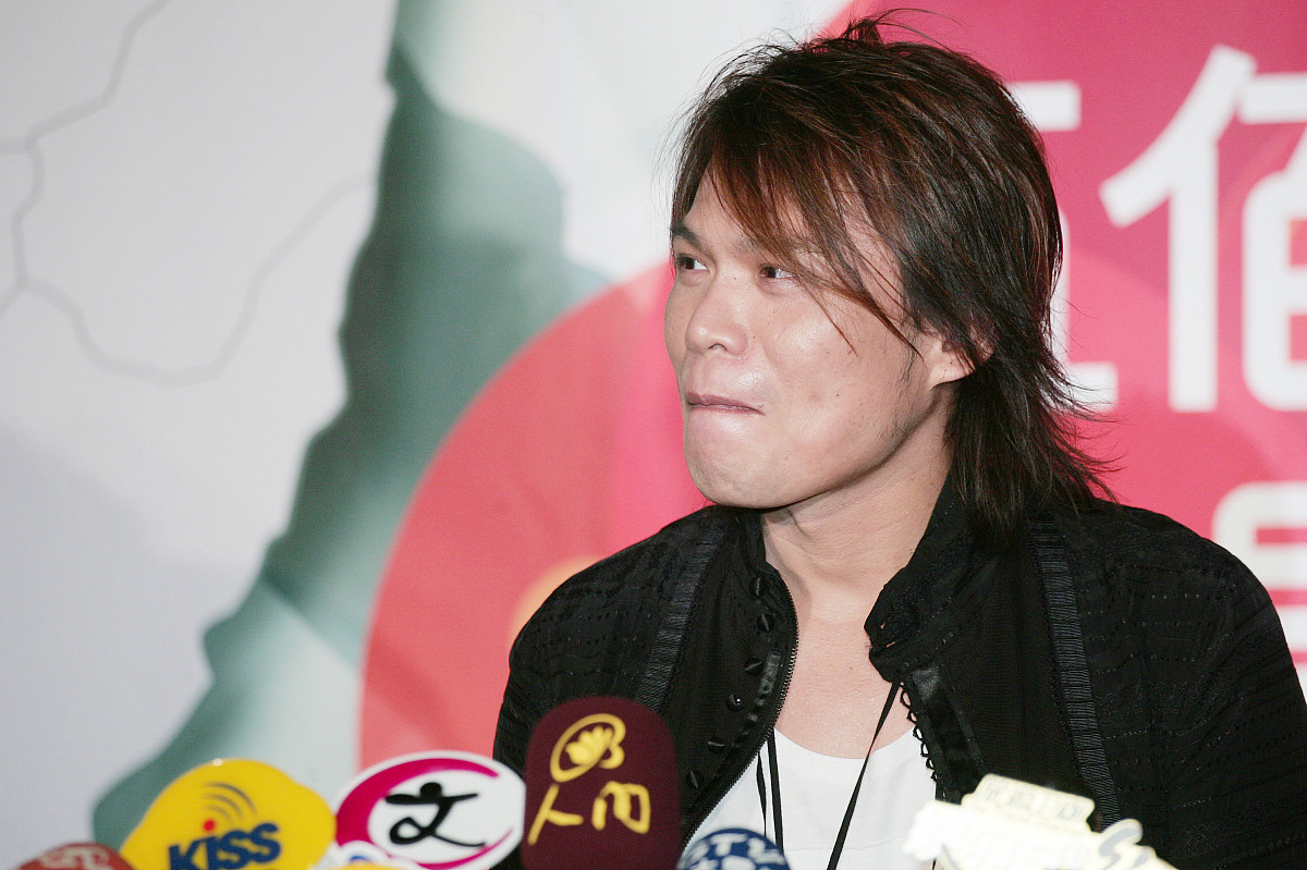 2007年9月27日,台北,伍佰为《你是我的花朵》演唱会冬季巡演举行记者