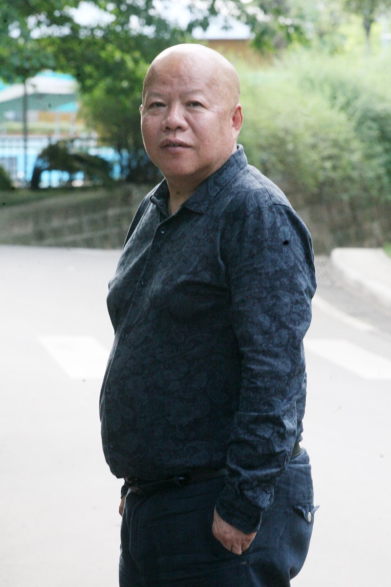 现存最伟大的诗人之一 | He is one of the great poets still alive today