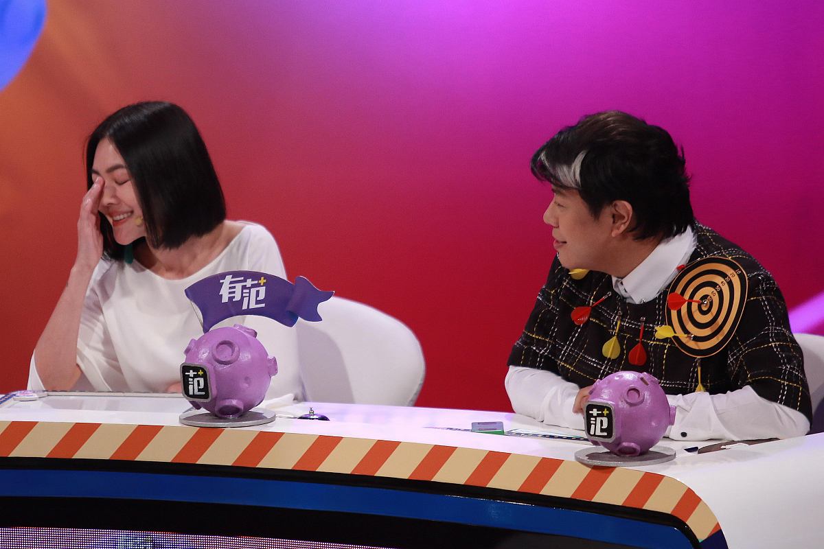 《奇葩说》节目形式和内容创新：辩论、访谈、新颖话题与社会热点
