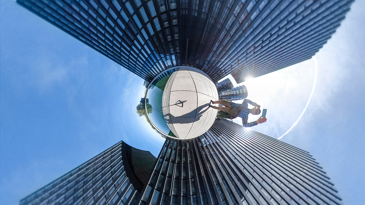 科比与探险家共乘直升机，周末勇闯纽约双子塔！