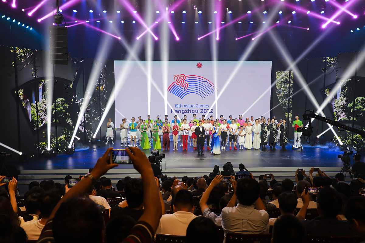 杭州亚运会电竞项目央视直播引争议：赞反对声并存，合理引导成关键