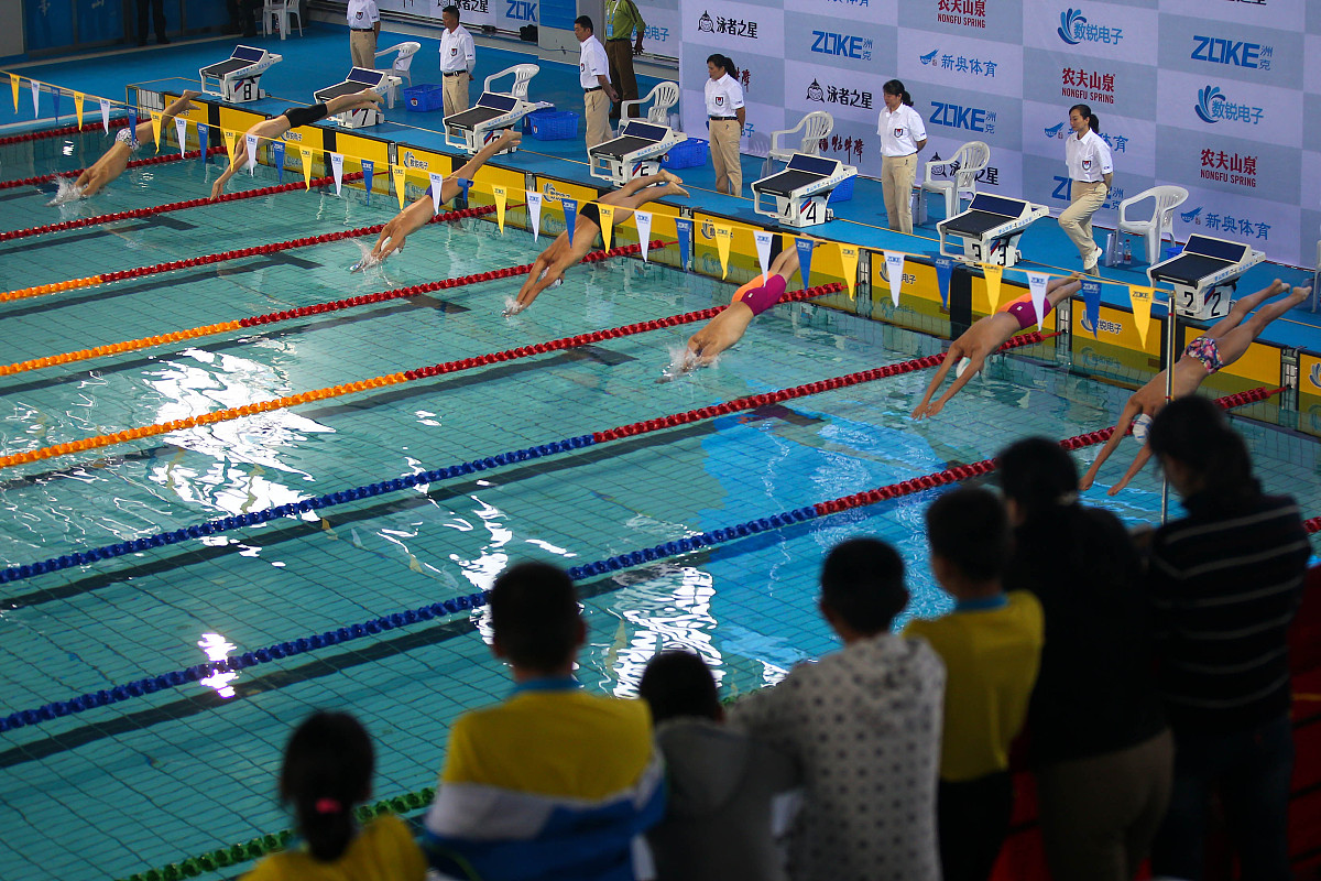 高校游泳的重要性及对大学生的影响