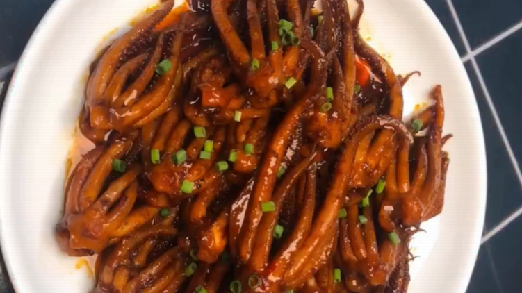 麻辣鱿鱼须的家常做法,看着就让人食欲大增!