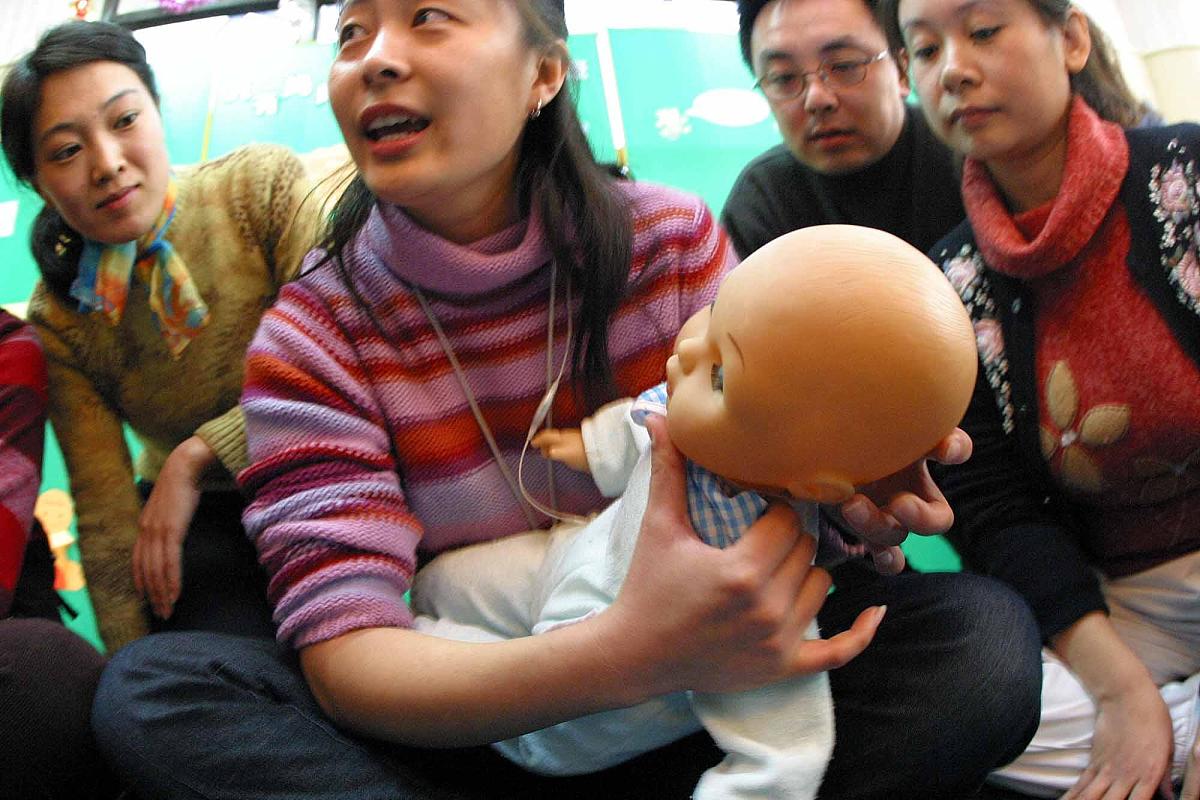 0-6岁育儿博主必备！从母乳喂养到父母关系，打造爆款内容秘诀！