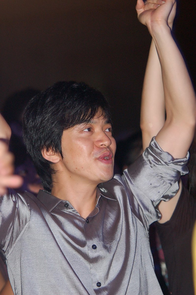 2008年6月29日,北京,"西北魂"演唱会.李健观看郑钧演唱会+++_+++西北
