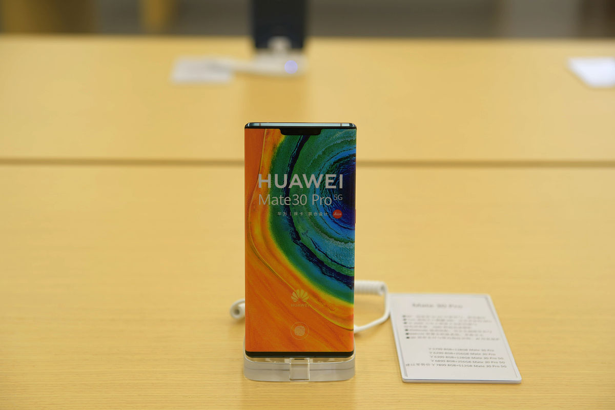 以软件行业售前代表角度写一段公司周年庆演讲稿300字