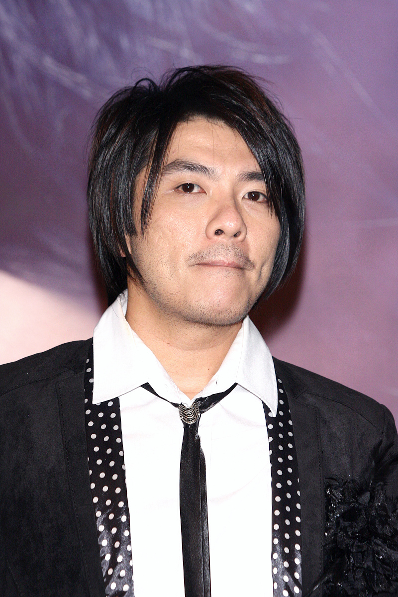 2010年2月25日,违3年的新加坡歌手阿杜(杜成义),2月25日终于推出最新