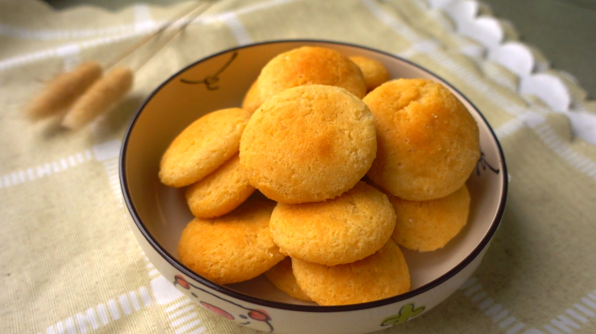 超浓郁牛乳软饼干,外脆里软,比奶糖还要香浓