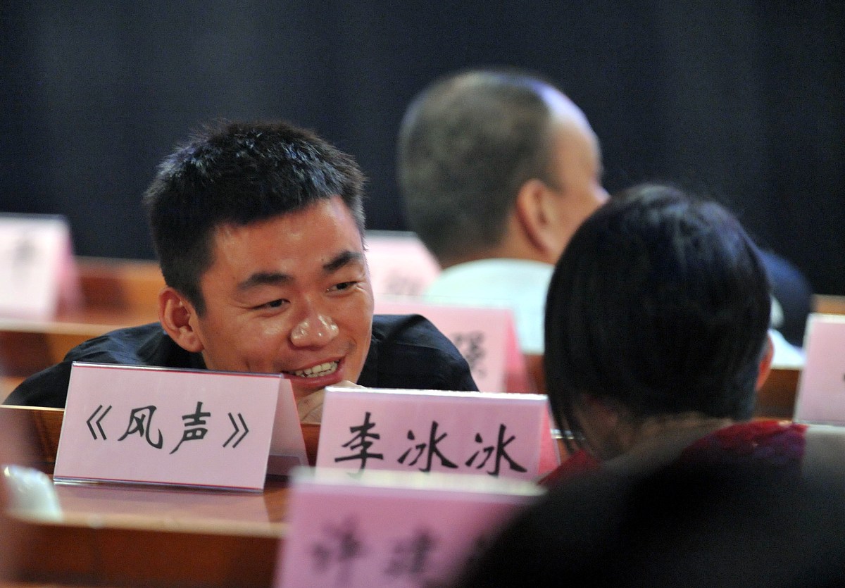 竹笋大师是被编程和开出租车耽误的天才临时演员最后发现浪费了很多时间和精力后知后觉才发现跑龙套才是正道自我相信一定会成为下一个草根明星王宝强。用以上内容写一个故事
