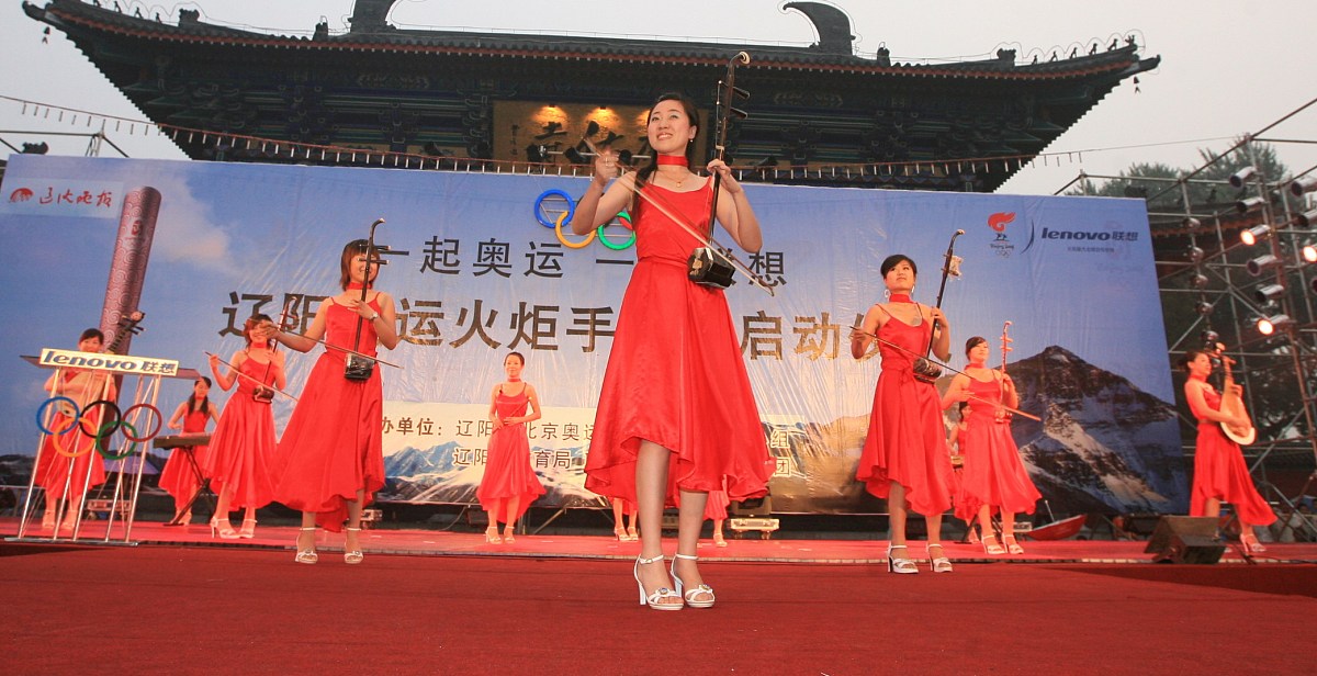 记录《唱响长治》歌唱比赛的整个赛事过程台前幕后反映活动带来的社会效应的解说文案