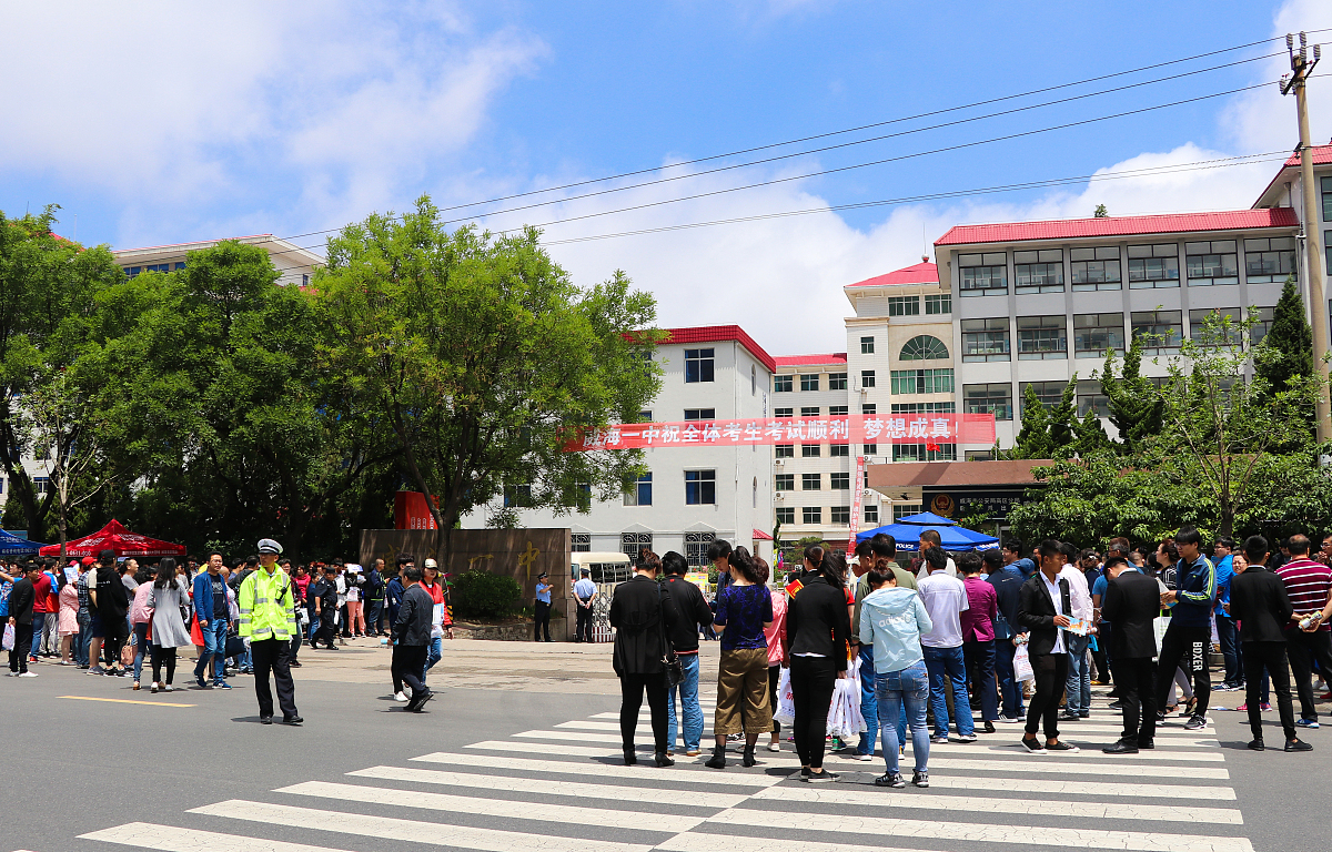 2023年铜川卫校中专升大专指南：学校名单、招生条件