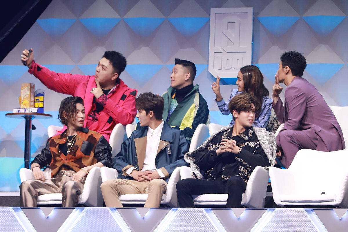 以综艺节目中的青春和校园文化为题写一篇1200字文章