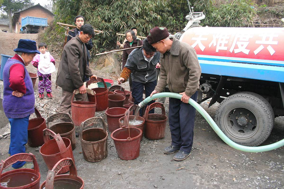 多选题1分 目前我国还有100多万贫困人口没有解决饮水安全问题全国农村约有6000万人饮水安全需要巩固提升要解决此问题采取的措施有A采取超常规措施重点推进B加快解决饮水型氟超标问题C增加中央补助资金支持中西部地区农村供水工程建设D提倡全民节约用水