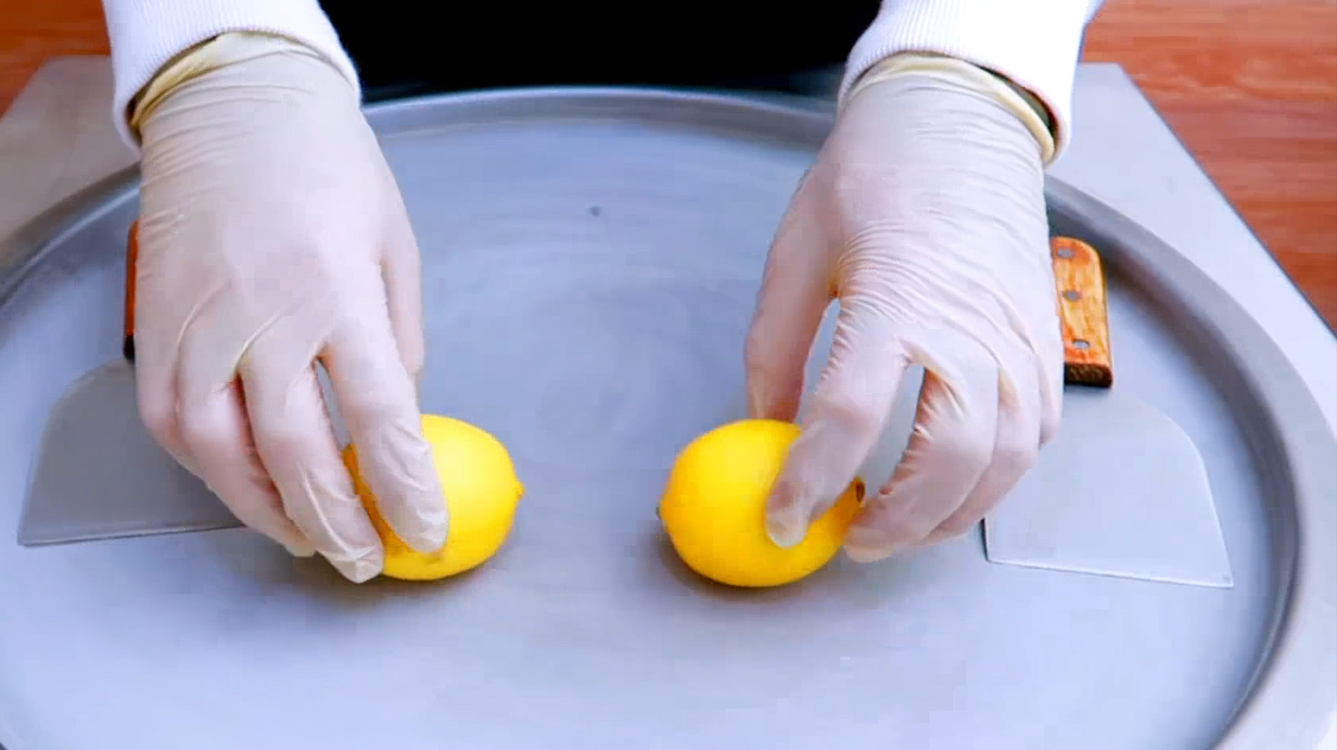 看得直流口水!酸爽的柠檬挤出汁,做成炒酸奶!你觉得能卖多少钱