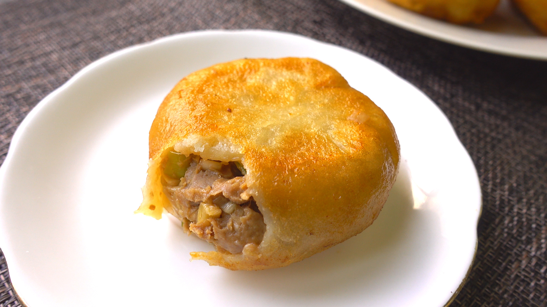 每口都是肉,自制皮薄馅大的脆皮牛肉饼,好吃到可以开店的配方