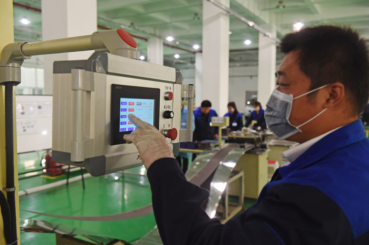 电池快充技术研究：涵盖算法、材料、热管理、设备和安全
