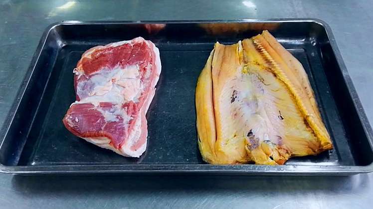 红烧肉这样做,一锅米饭都不够我吃,看大厨咋做出来这么好吃的肉