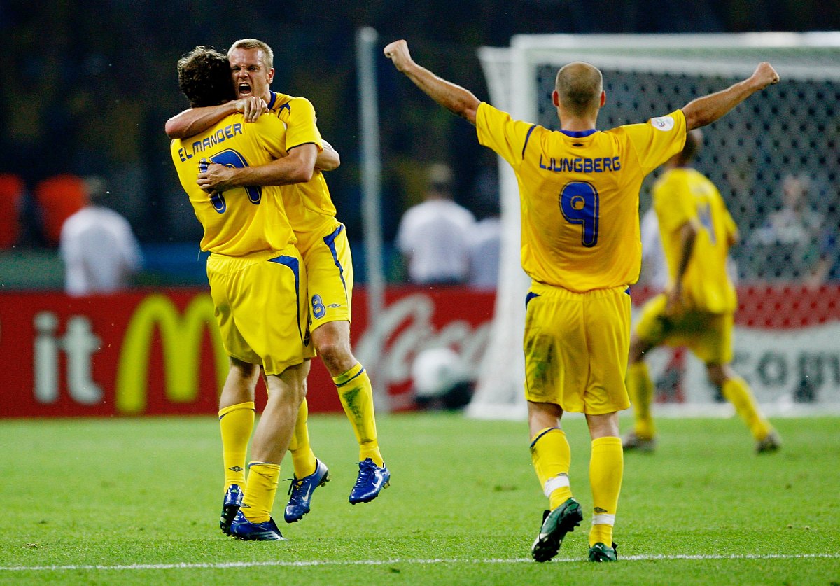 2006年6月15日,世界杯b组,瑞典1-0险胜巴拉圭.瑞典队庆祝胜利  berlin