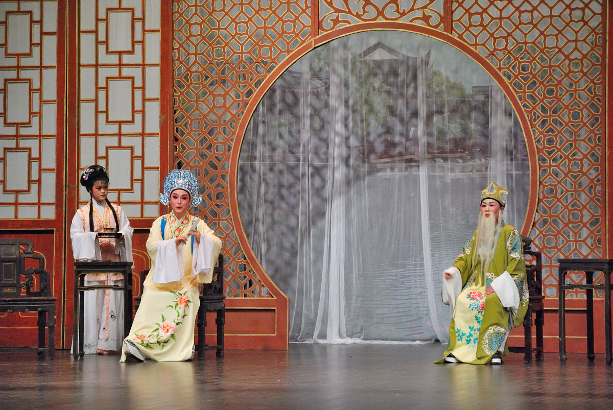 2015年10月18日,北京,《梁祝》越剧上演.梁祝越剧,详细讲述了梁山伯与