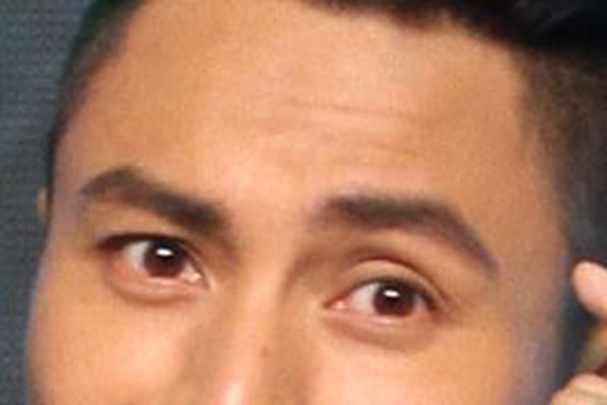 请参考以下内容重新生成一篇不少于800汉字的原创文章不要和网上的文章有重复。主题是：《天生倒霉体质的人的特征6种面相天生自带霉运》语言要幽默口语化。天生倒霉体质的人的特征：1、头尖额窄的人；2、下巴短窄的人；3、双目无神的人；4、愁眉苦脸的人；5、鼻小凹陷的人；6、发枯粗硬的人。