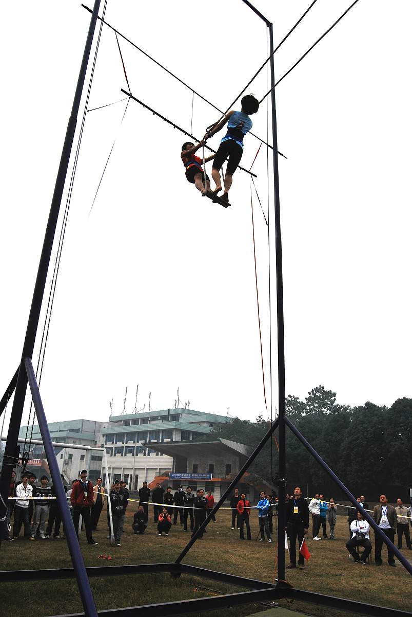 湖南民族职业学院学前教育学院有高铁乘务专业吗
