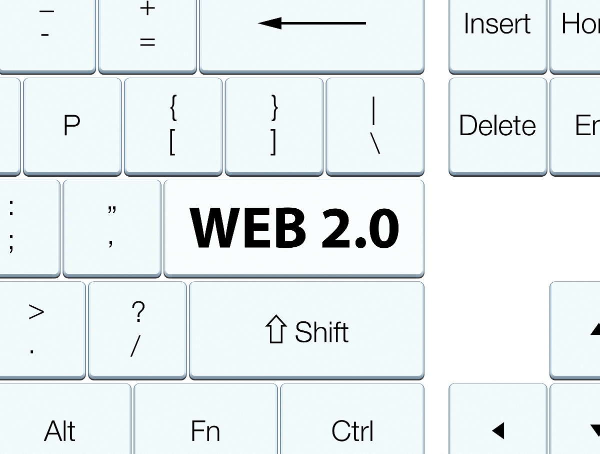 帮我使用Autoahk写一个每隔5秒按一下shift的脚本