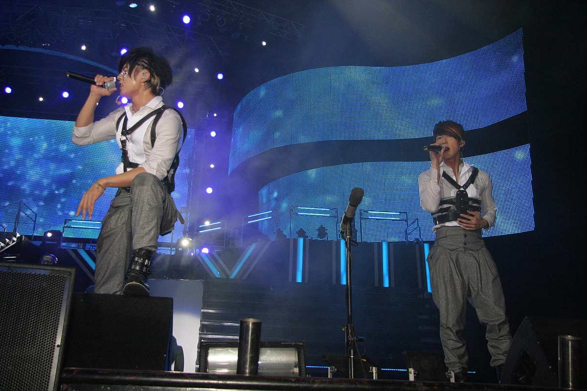 2009年4月11日,上海,飞轮海"想入飞飞世界巡回演唱会"在上海大舞台正