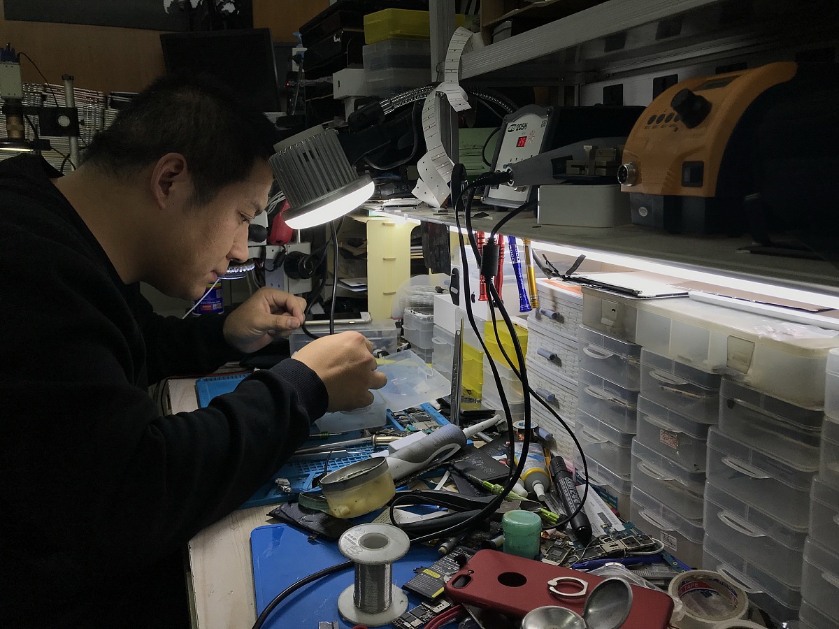 2023中考孩子考了330分上不了普高有没有好一点的中专推荐？