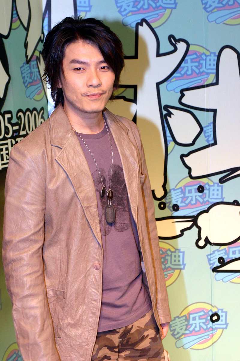 2006年3月6日,很久未出唱片的阿杜,专程来到上海宣传自己的最新专辑《