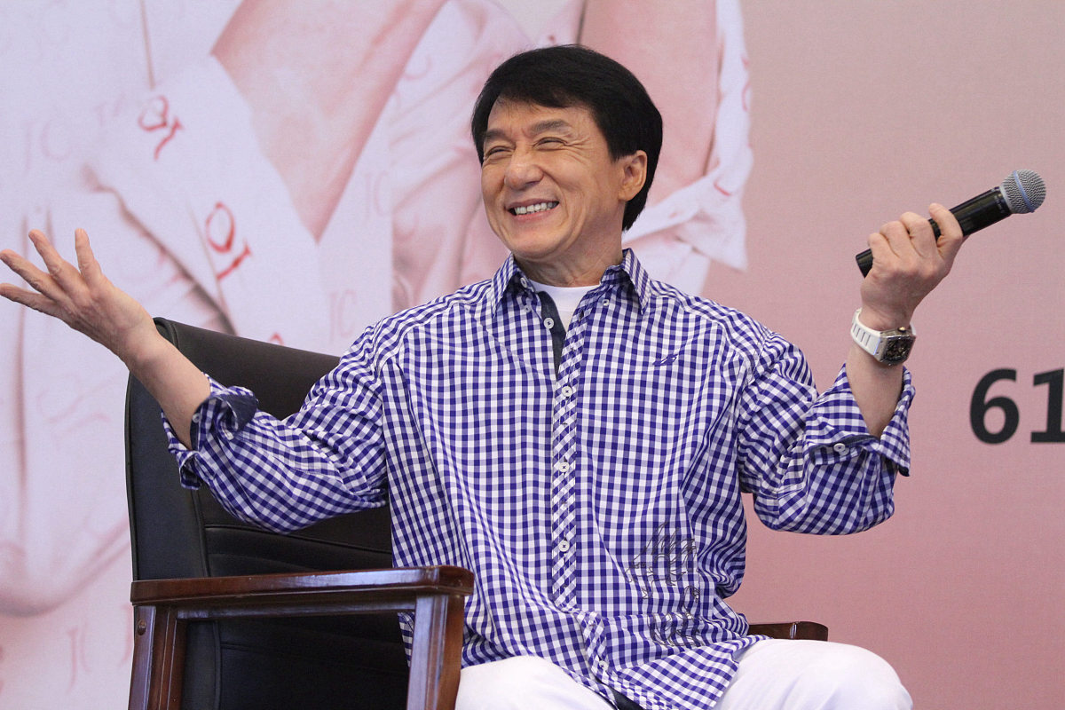 2015年4月7日,北京,国际影星成龙自传新书《成龙:还没长大就老了》在
