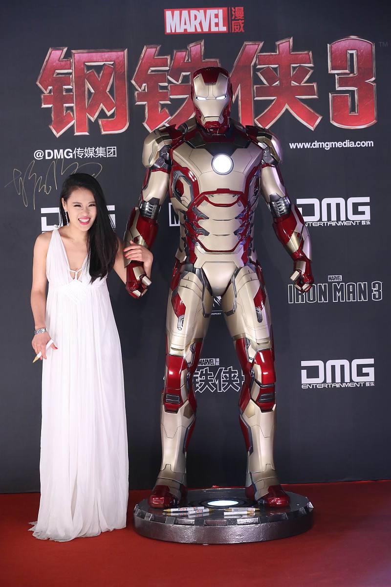 帮我生成一篇关于介绍铁人王进喜的英语文章