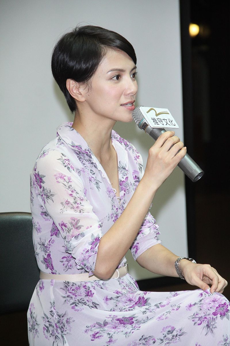 2012年5月27日,台北,《脚趾上的星光》电影小说发表会.李心洁+++_+++