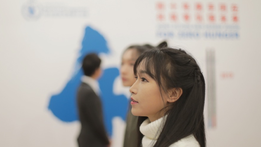 #每日娱乐快讯#【《野生厨房2》路透照曝光,李子柒将加盟】11月4日,有网友晒出了一张关于