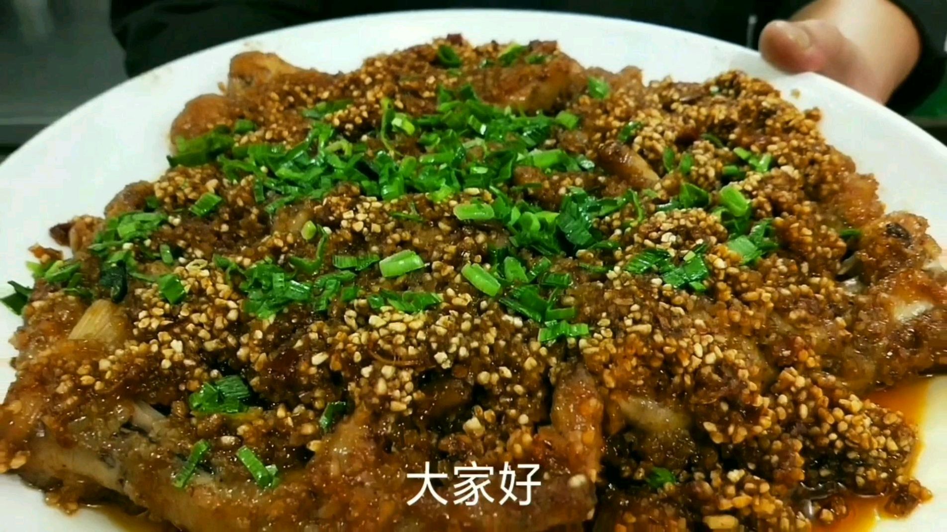 粉蒸凤爪这样做最好吃,厨师教你制作调配酱料,酥香软烂非常好吃