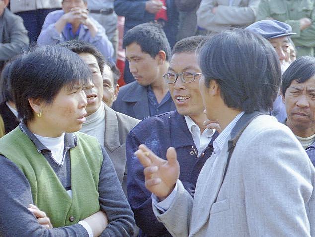 王传河的发言不时引起村民的议论和哄笑+++_+++罢免村官,村民,选举大